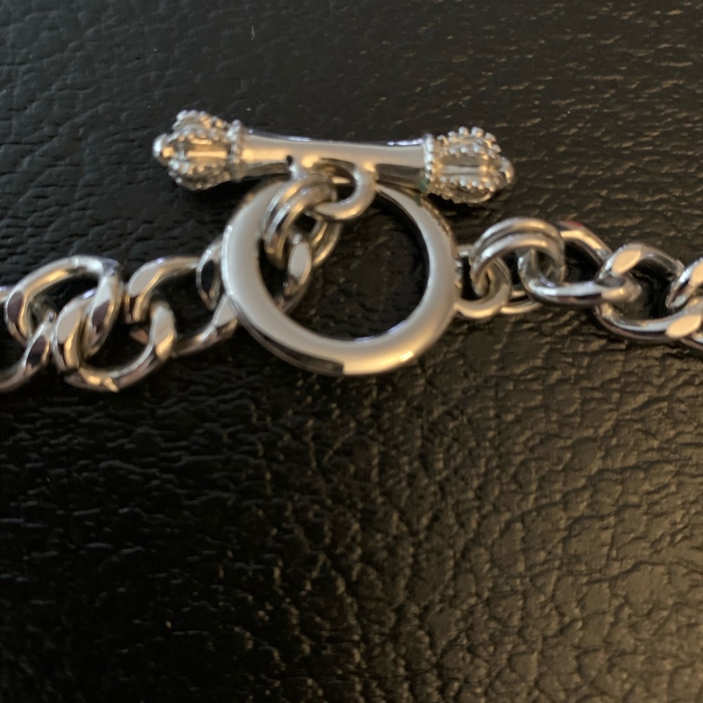 juicy couture toggle necklace with charms - Picture 3 of 3